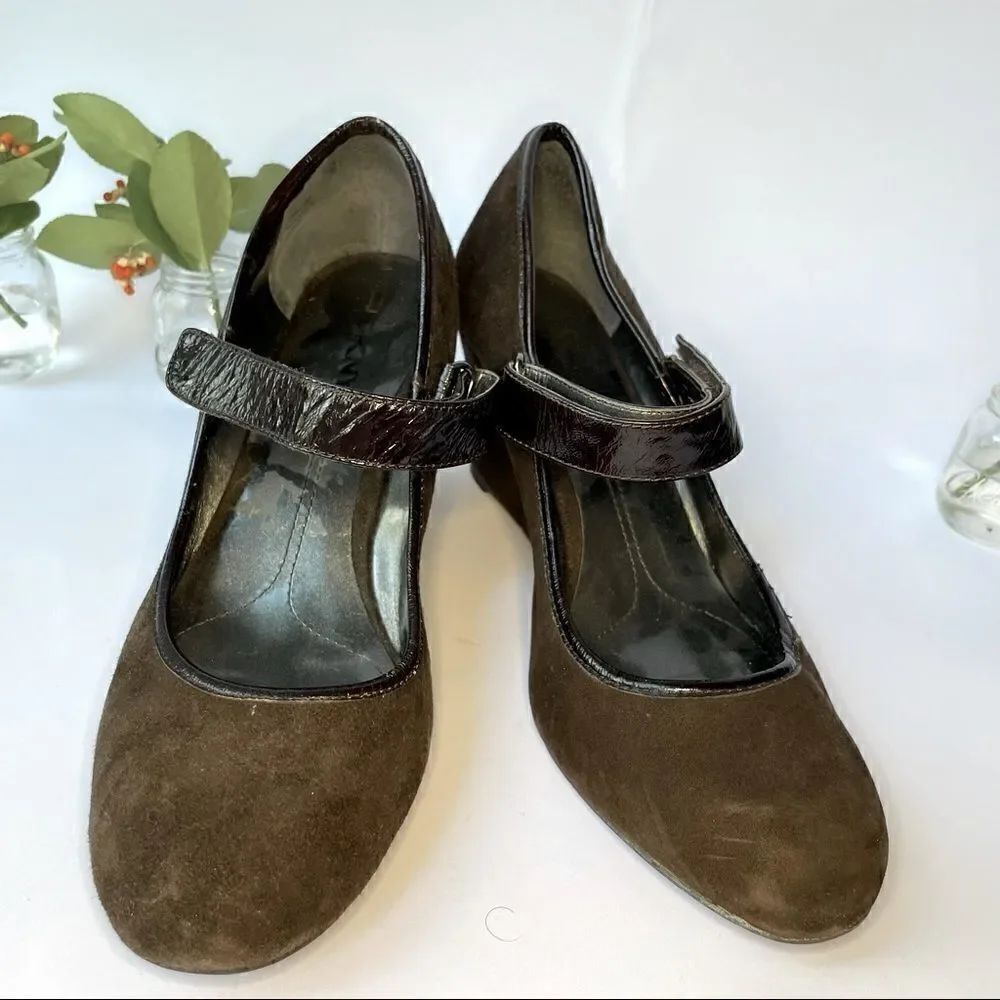 DKNY Brown Suede Wedge 9